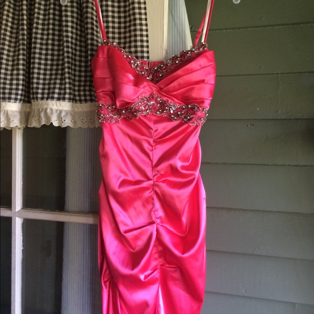 B. Darlin short coral dress